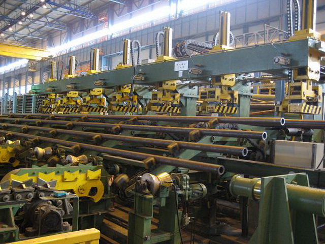 广州无缝钢管厂家生产线